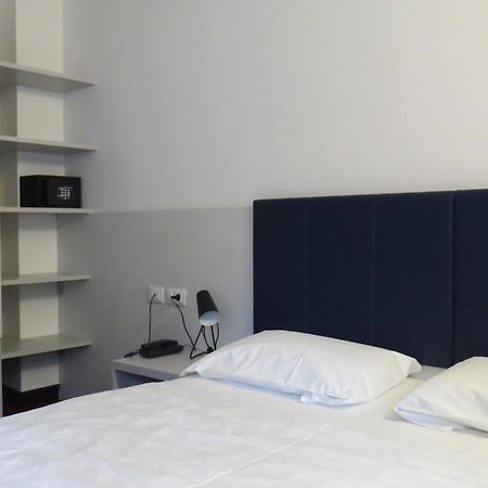 Hotel Villa Claudia Torbole Sul Garda Ruang foto