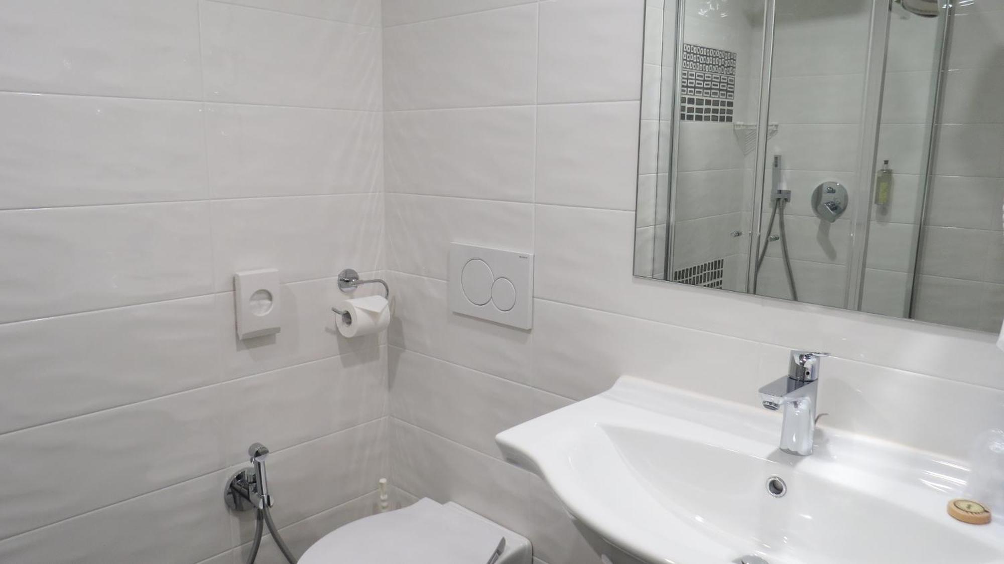 Hotel Villa Claudia Torbole Sul Garda Ruang foto