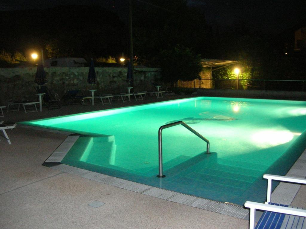 Hotel Villa Claudia Torbole Sul Garda Bagian luar foto