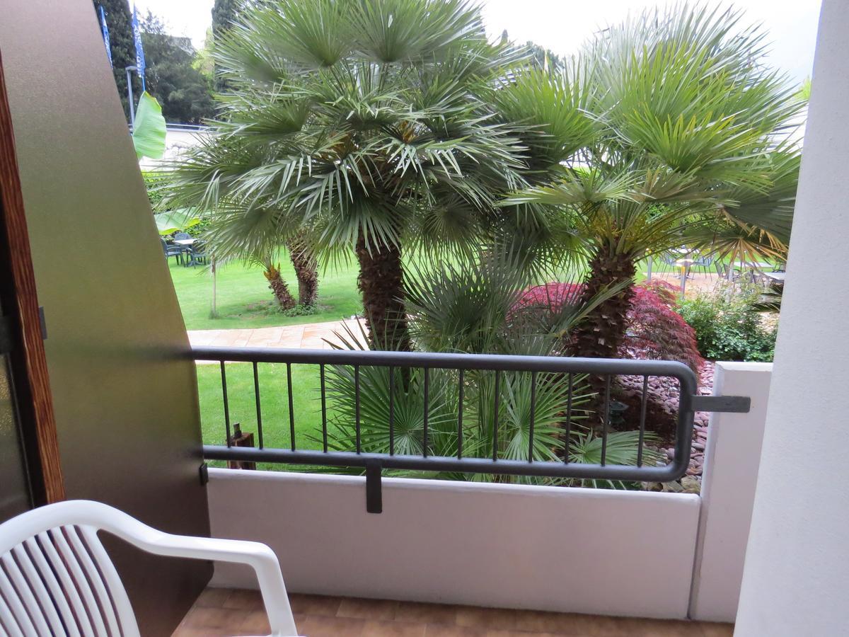 Hotel Villa Claudia Torbole Sul Garda Bagian luar foto