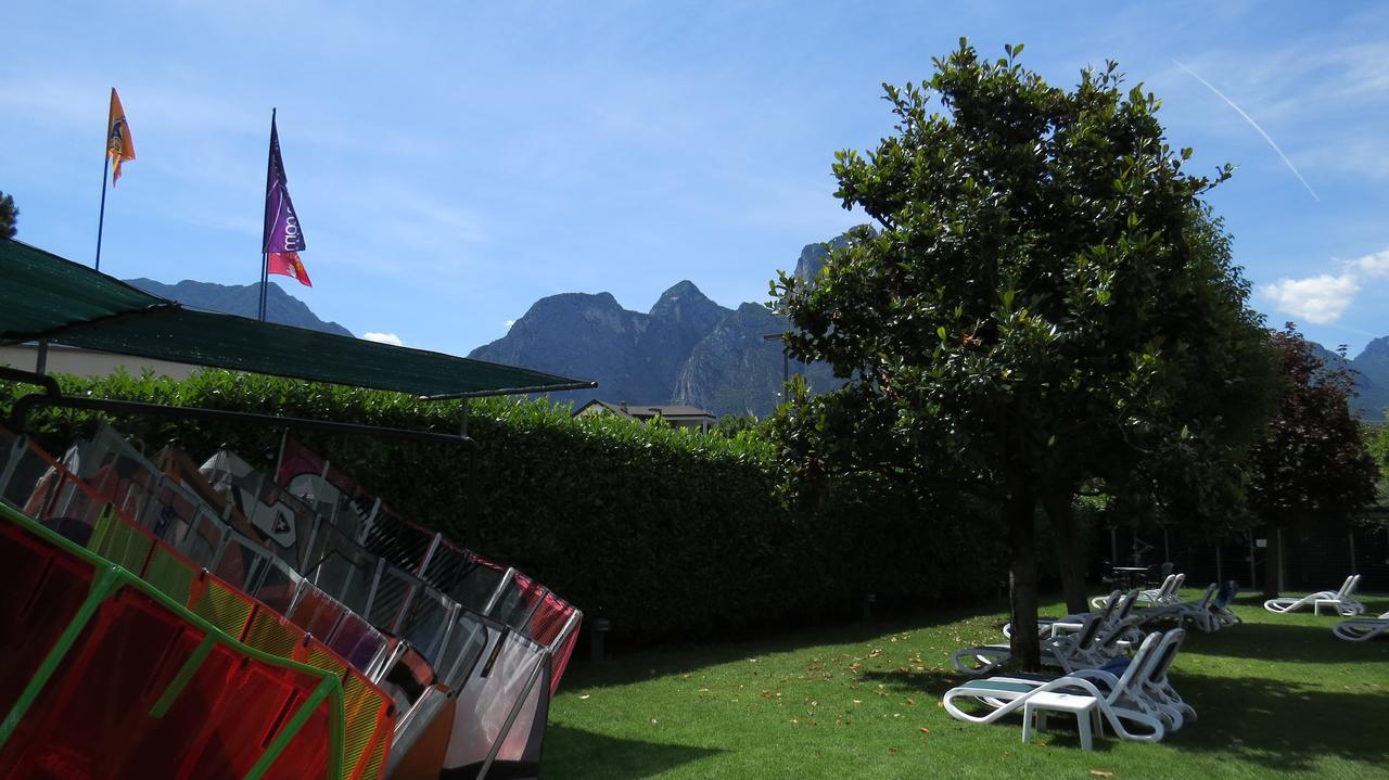 Hotel Villa Claudia Torbole Sul Garda Bagian luar foto