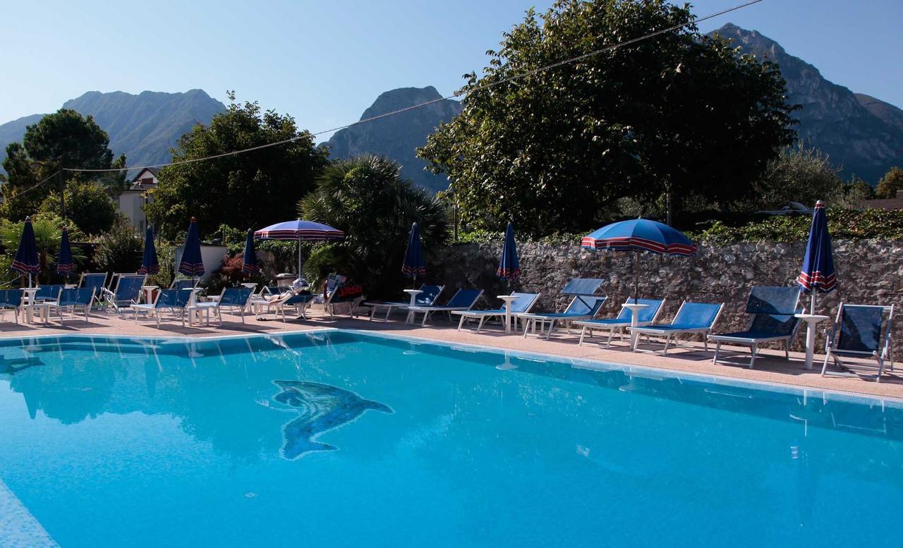 Hotel Villa Claudia Torbole Sul Garda Bagian luar foto